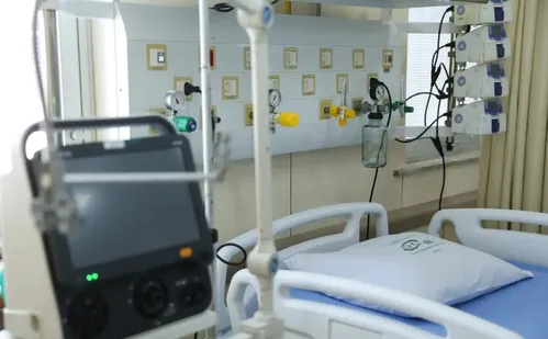 
          Imagem ilustrativa da imagem Número de hospitais públicos com UTIs de excelência cresce 45%
          