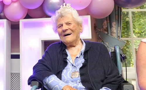 
          Imagem ilustrativa da imagem 'Nunca discutir': O segredo da mulher mais velha do mundo para viver 115 anos
          