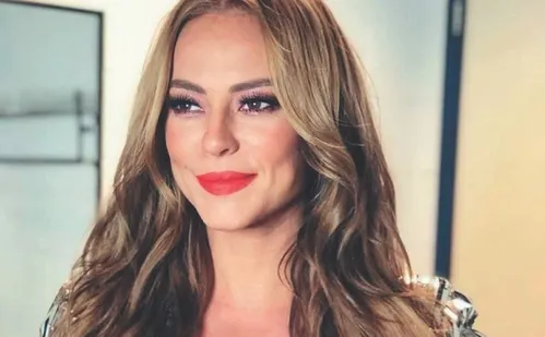 
          Imagem ilustrativa da imagem Nunca fui primeira opção para nada, diz Paolla Oliveira sobre papel em 'Vale Tudo'
          