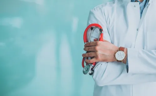 
          Imagem ilustrativa da imagem O que os médicos pensam sobre o provão do MEC para avaliar futuros profissionais
          