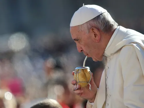 
          Imagem ilustrativa da imagem O que papa Francisco pensava de Maradona, Messi e Pelé
          