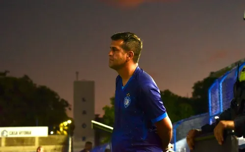 
          Imagem ilustrativa da imagem “Atuação segura”, avalia Rafael Soriano após triunfo do Vitória na estreia
          