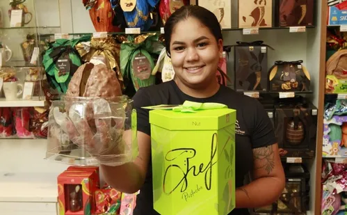 
          Imagem ilustrativa da imagem Ovos de Páscoa estão menores, mas podem custar até R$ 200
          