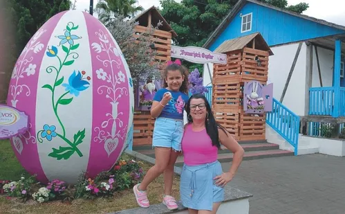
          Imagem ilustrativa da imagem Ovos gigantes em vila de Páscoa pomerana em Santa Maria de Jetibá
          