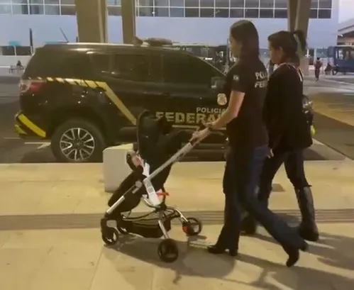
          Imagem ilustrativa da imagem PF repatria bebê brasileiro levado para Portugal vítima de tráfico internacional de pessoas
          