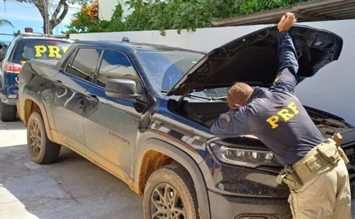 
          Imagem ilustrativa da imagem PRF recupera dois carros clonados no Sul do ES
          