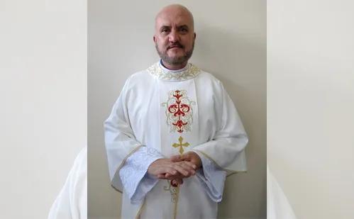 
          Imagem ilustrativa da imagem Padre Anderson Gomes lança a música “Simples José”
          