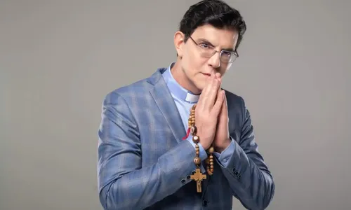 
          Imagem ilustrativa da imagem Padre Manzotti retoma a luta contra o mal em novo livro
          