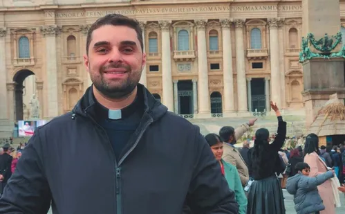 
          Imagem ilustrativa da imagem Padre capixaba vai participar da despedida do Papa no Vaticano
          