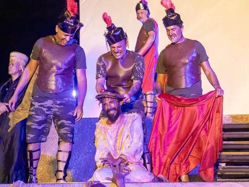 
          Imagem ilustrativa da imagem Paixão de Cristo do Recife começa nesta sexta-feira (18) no Marco Zero
          