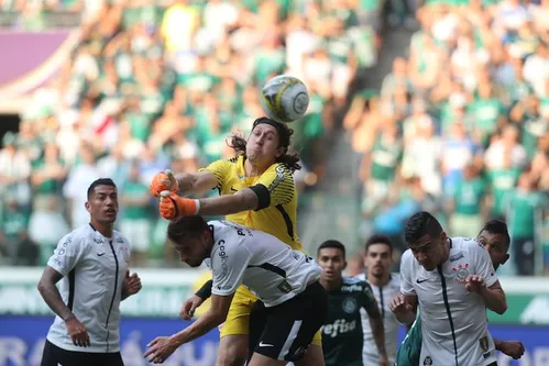 
          Imagem ilustrativa da imagem Palmeiras precisa repetir façanha do Corinthians de 2018 para conquistar Paulistão
          