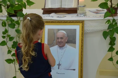 
          Imagem ilustrativa da imagem Papa Francisco completa 12 anos à frente do Vaticano internado no hospital
          
