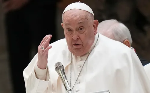 
          Imagem ilustrativa da imagem Papa Francisco também retirou parte do pulmão direito; relembre
          