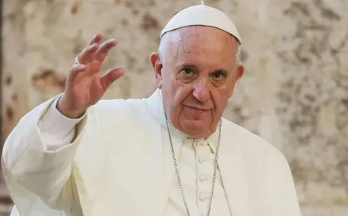 
          Imagem ilustrativa da imagem Sem crise respiratória e com exames estáveis, papa continua em estado crítico
          