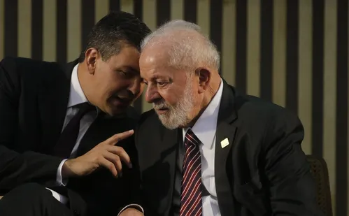 
          Imagem ilustrativa da imagem Paraguai convoca embaixador do Brasil por caso de espionagem
          