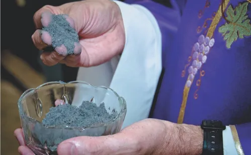 
          Imagem ilustrativa da imagem Paróquias do ES celebram Missa de Cinzas nesta quarta-feira
          