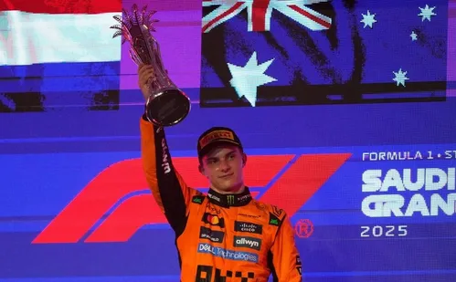 
          Imagem ilustrativa da imagem Piastri vence na Arábia Saudita e assume liderança da F1; Bortoleto é 18º
          