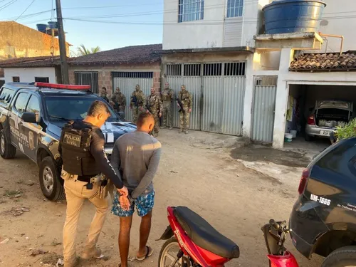 
          Imagem ilustrativa da imagem Polícia desarticula organização criminosa com prisões e bloqueio de R$ 135 milhões
          