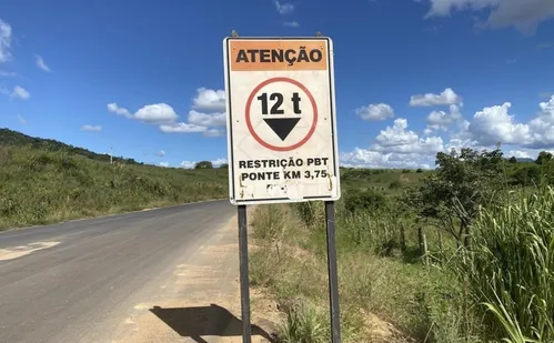 
          Imagem ilustrativa da imagem Ponte em Baixo Guandu é interditada para veículos com cargas acima de 12 toneladas
          