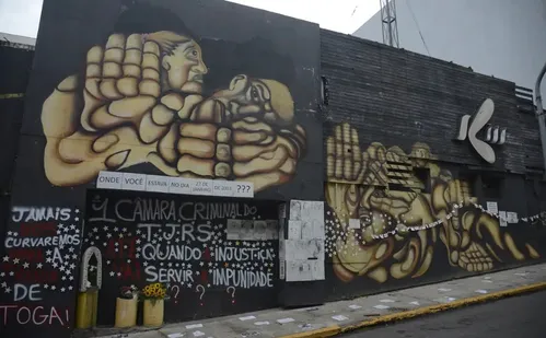 
          Imagem ilustrativa da imagem Por unanimidade, STF mantém condenações por incêndio na boate Kiss
          