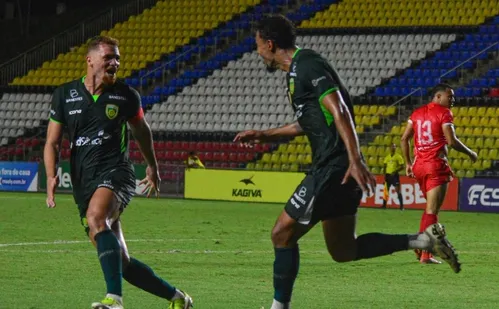 
          Imagem ilustrativa da imagem Porto Vitória vence o Real Noroeste com gol no fim
          