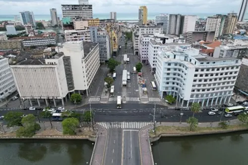 
          Imagem ilustrativa da imagem Prefeitura, comércio e shoppings. Veja o abre e fecha do feriado de 1º de maio
          