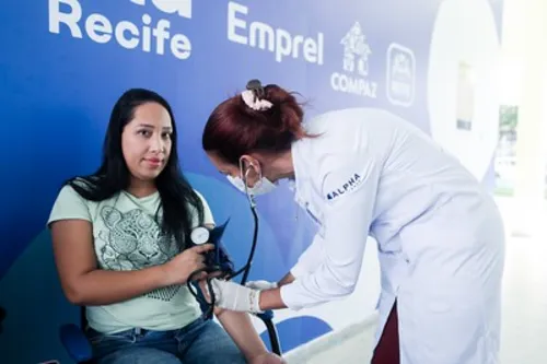 
          Imagem ilustrativa da imagem Prefeitura do Recife nomeia 780 profissionais para a rede municipal de Saúde
          