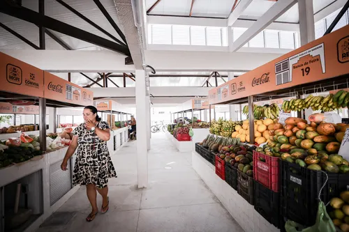 
          Imagem ilustrativa da imagem Prefeitura entrega requalificação do Mercado Público e da Feira de Beberibe
          