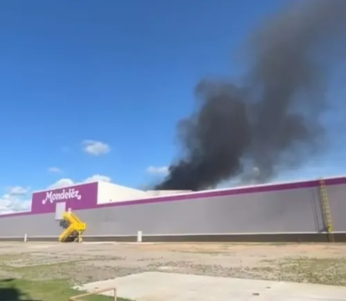 
          Imagem ilustrativa da imagem Princípio de incêndio atinge fábrica da Mondelez, em Vitória de Santo Antão
          