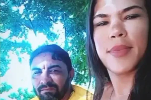 
          Imagem ilustrativa da imagem Procura-se casal suspeito de torturar e assassinar o pequeno Arthur em Tabira-PE
          