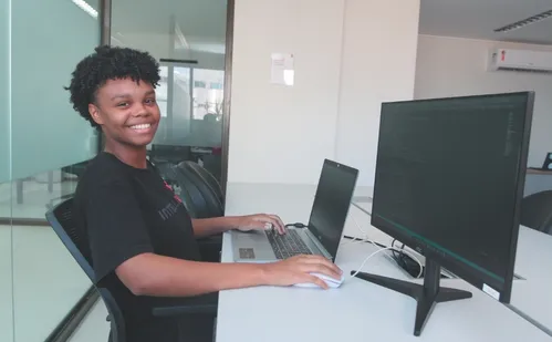 
          Imagem ilustrativa da imagem Procuram-se mulheres para trabalhar na área de TI
          