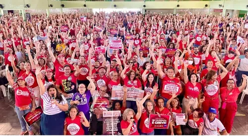 
          Imagem ilustrativa da imagem Professores do Recife decretam greve, mas só deverão parar na próxima sexta-feira
          