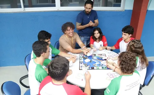 
          Imagem ilustrativa da imagem Professores do ensino médio em desafio de Matemática
          