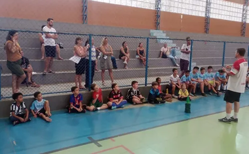 
          Imagem ilustrativa da imagem Projeto com 1.200 vagas de graça em sete esportes em Guarapari
          