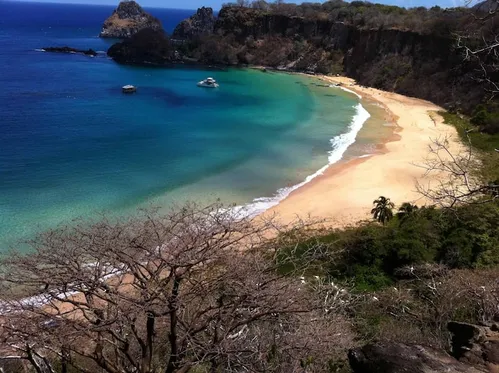 
          Imagem ilustrativa da imagem Quais são as duas praias brasileiras que figuram entre as 50 melhores do mundo?
          