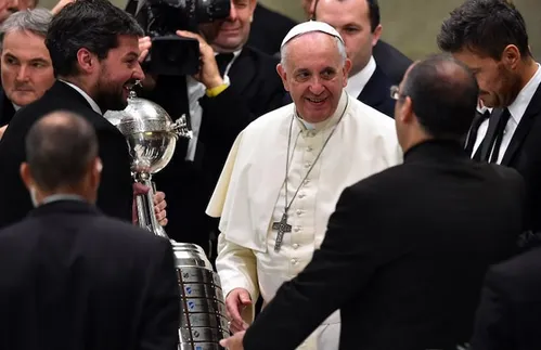 
          Imagem ilustrativa da imagem Qual era a relação dos últimos papas com o esporte?
          