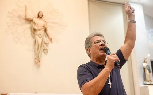 
          Imagem ilustrativa da imagem Quatro noites de vitórias e bênçãos na Paróquia Santa Luzia
          