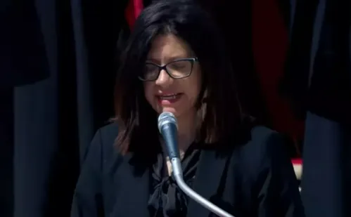 
          Imagem ilustrativa da imagem Quem é Bianca Fraccalvieri, brasileira que participou do funeral do papa Francisco
          