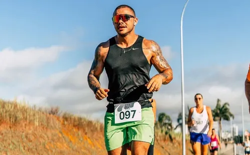 
          Imagem ilustrativa da imagem Quem era o médico fitness de 31 anos encontrado morto em SC pelo próprio noivo
          