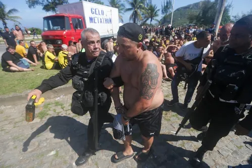 
          Imagem ilustrativa da imagem ‘Racismo é mais grave do que soco’: jornal aconselha argentinos a não confiarem na polícia do RJ
          