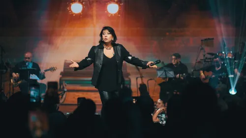 
          Imagem ilustrativa da imagem Rainha Sertaneja, Roberta Miranda se apresenta no show 'Infinito' no Guararapes
          