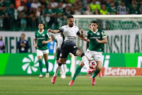 
          Imagem ilustrativa da imagem Raniele espera jogo menos sofrido em Itaquera e se esquiva de polêmica sobre sintético do Allianz
          