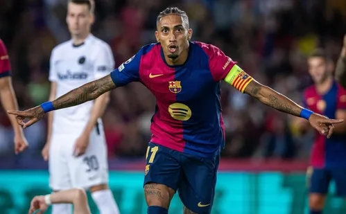 
          Imagem ilustrativa da imagem Raphinha concorre ao prêmio de melhor jogador da Fifa; confira lista
          