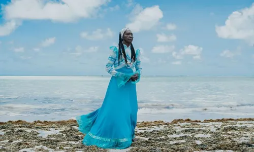 
          Imagem ilustrativa da imagem Reconhecimento: Lia de Itamaracá recebe título de Doutor Honoris Causa do UNINASSAU
          