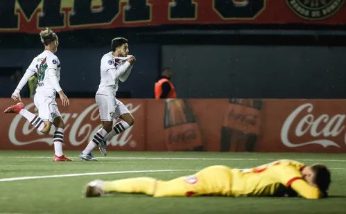 
          Imagem ilustrativa da imagem Reservas do Fluminense arrancam empate no fim e mantêm liderança na Sul-Americana
          