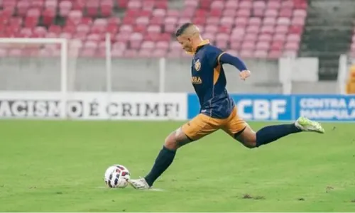 
          Imagem ilustrativa da imagem Retrô vence o Figueirense de virada e conquista a primeira vitória na Série C
          