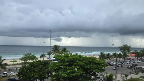 
          Imagem ilustrativa da imagem Rio entra em estágio 2 de alerta para chuvas; há risco de ressacas
          