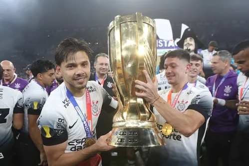 
          Imagem ilustrativa da imagem Romero: ‘Torci para o Palmeiras na semifinal, porque queria o Corinthians campeão contra eles’
          