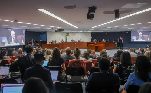 
          Imagem ilustrativa da imagem STF encerra primeiro dia do julgamento de Bolsonaro e aliados
          