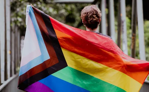 
          Imagem ilustrativa da imagem STJ autoriza registro de gênero neutro em documento de identificação
          